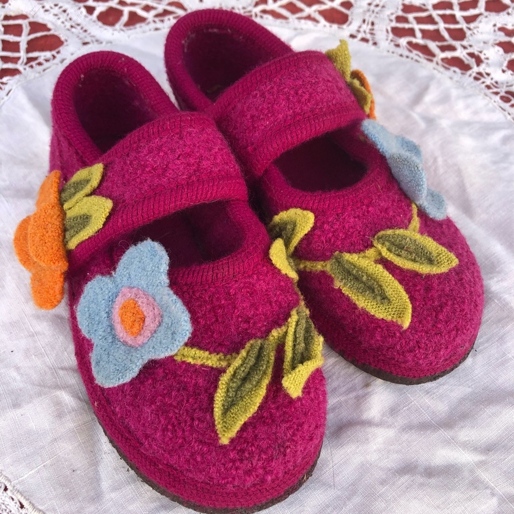 Children’s Mod 8 (Mod8) felted wool slippers.